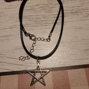 Alternative necklace